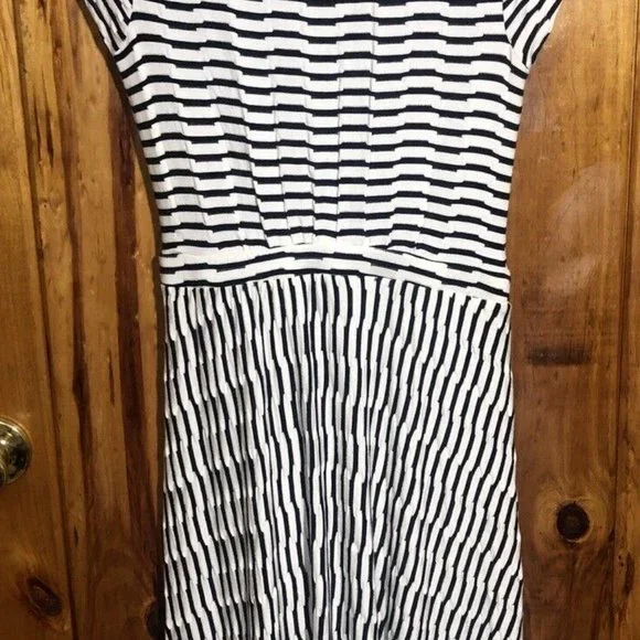 Maeve Anthropologie Paladino Dress Faux Wrap Puckered Stripe V-Neck Cap Sleeve S - Picture 9 of 11